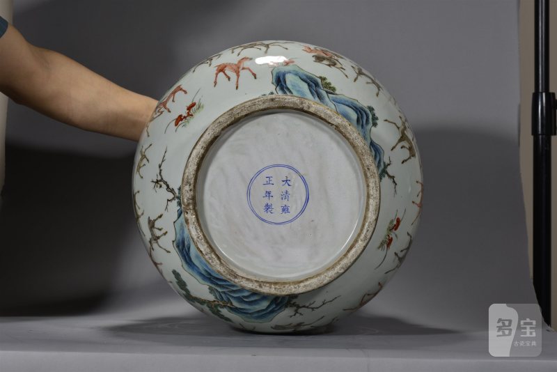 清同治 粉彩百鹿献瑞纹鹿头尊一对 - 图12